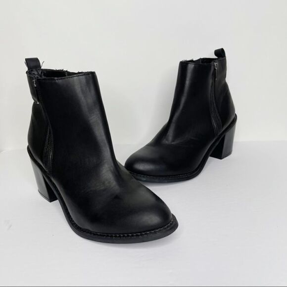 Torrid Black Ankle Boots Block Heel Black Size 11 W - Picture 3 of 13